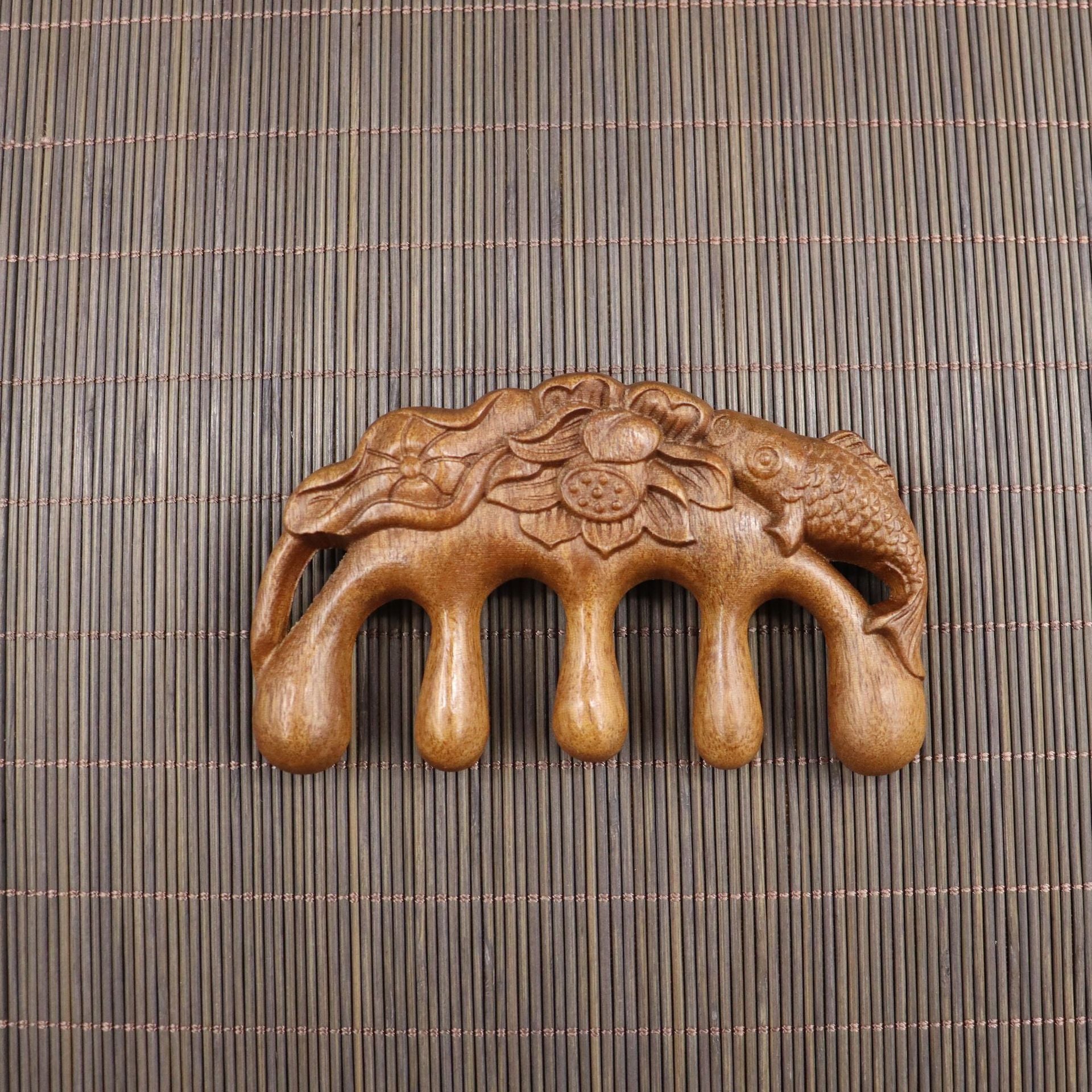 Golden Sandalwood Scalp Massager with Five Teeth