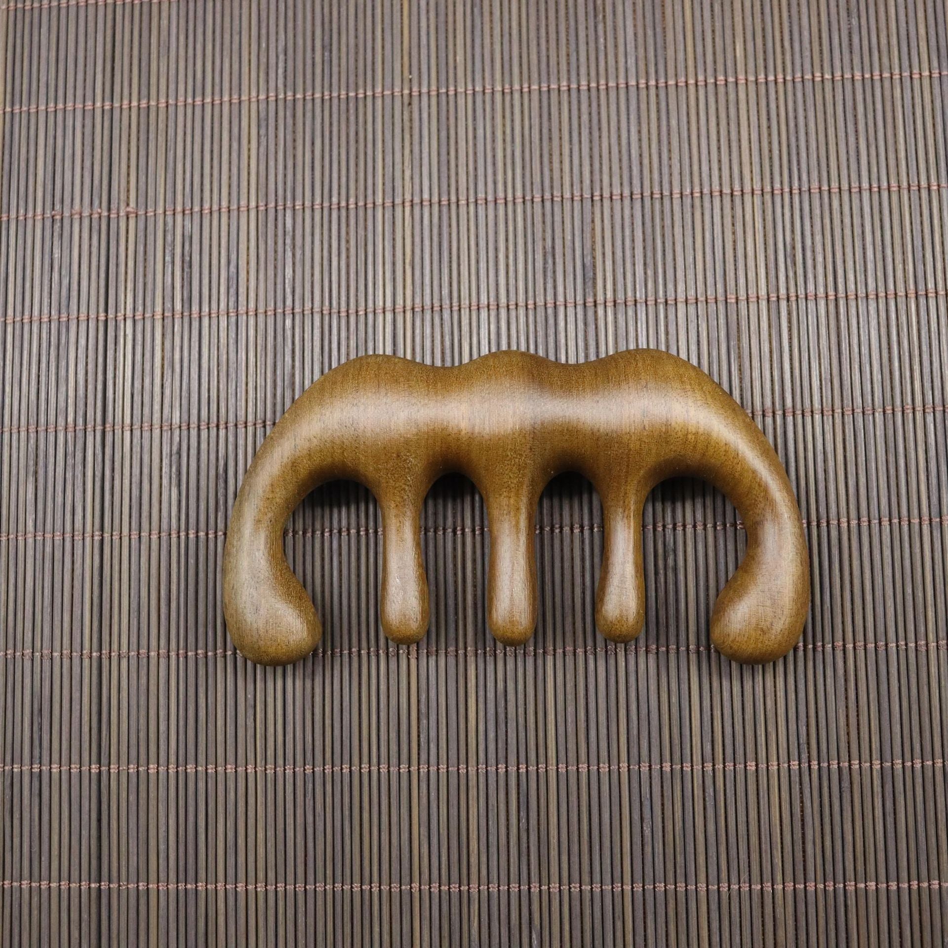 Golden Sandalwood Scalp Massager with Five Teeth